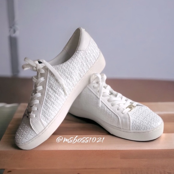 LAST PAIR! Michael Kors White Embossed Leather Sz 7.5 BRAND NEW NEVER WORN - Picture 1 of 5